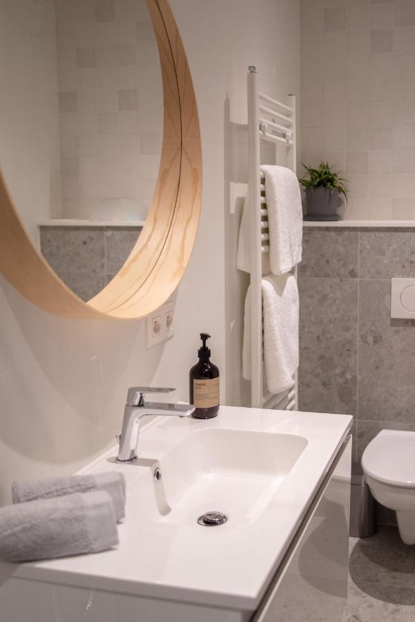 Kalande Hotel Гент Екстериор снимка